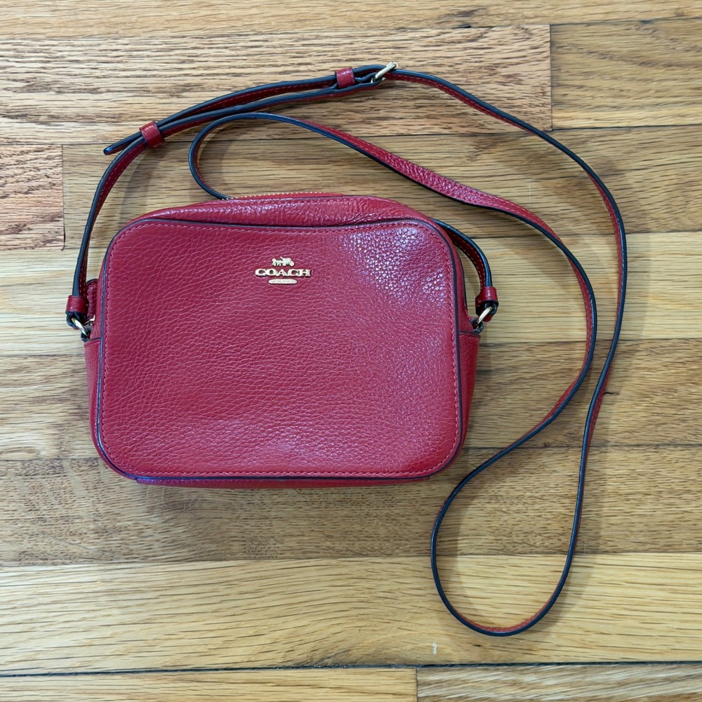 Coach Red Pebbled Leather Mini Camera Crossbody Bag Gold Logo 87734 Excellent! - Picture 2 of 9